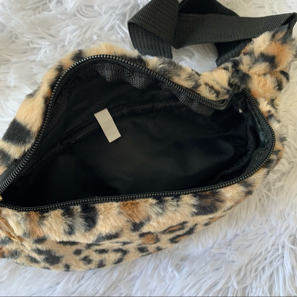 NWT Animal Print Plush Waist Bag Fluffy Fanny Pack Crossbody Shoulder Bum Bag. - Picture 10 of 11